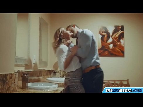 ❤️ Quandu una bionda tettona ti seduce in un bagnu publicu ❤️❌ Porno à co.hentai-ita.ru ❌️